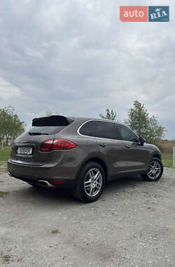 Позашляховик / Кросовер Porsche Cayenne 2013 в 
