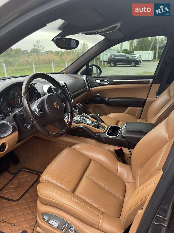 Внедорожник / Кроссовер Porsche Cayenne 2013 в Днепре