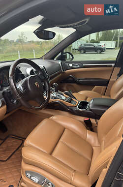 Позашляховик / Кросовер Porsche Cayenne 2013 в 