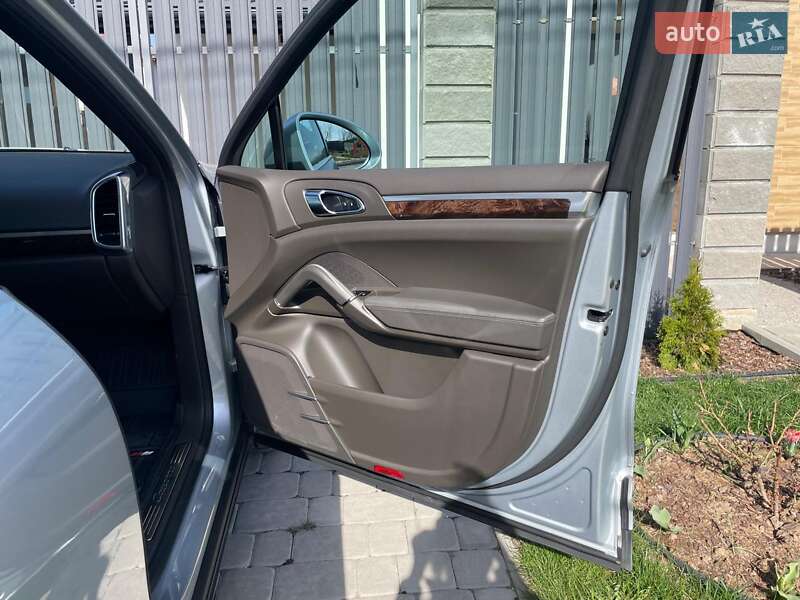 Позашляховик / Кросовер Porsche Cayenne 2015 в Києві фото 21 Позашляховик / Кросовер Porsche Cayenne 2015 в Києві