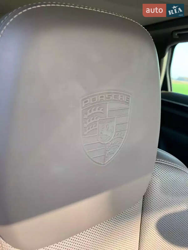 Внедорожник / Кроссовер Porsche Cayenne 2016 в Днепре
