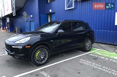 Внедорожник / Кроссовер Porsche Cayenne 2016 в 