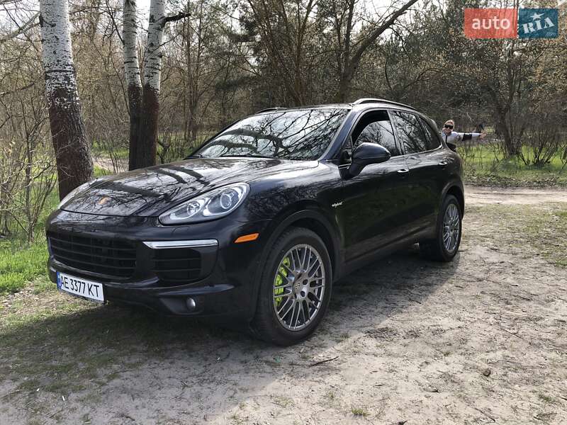 Внедорожник / Кроссовер Porsche Cayenne 2016 в Днепре