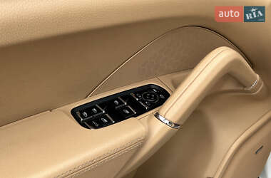 Внедорожник / Кроссовер Porsche Cayenne 2014 в 