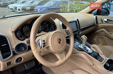 Внедорожник / Кроссовер Porsche Cayenne 2014 в 