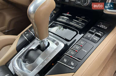 Внедорожник / Кроссовер Porsche Cayenne 2014 в 