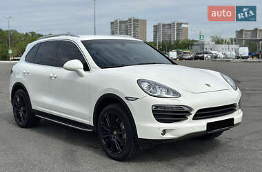 Внедорожник / Кроссовер Porsche Cayenne 2011 в 