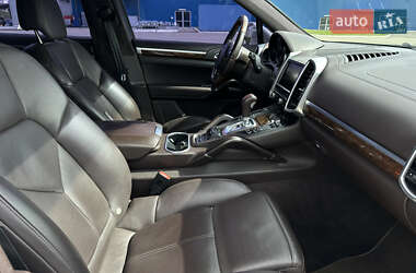 Внедорожник / Кроссовер Porsche Cayenne 2011 в 