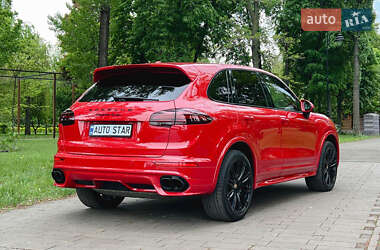 Внедорожник / Кроссовер Porsche Cayenne 2015 в 