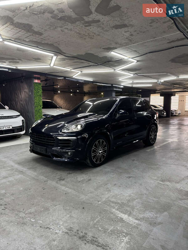 Позашляховик / Кросовер Porsche Cayenne 2015 в Одесі
