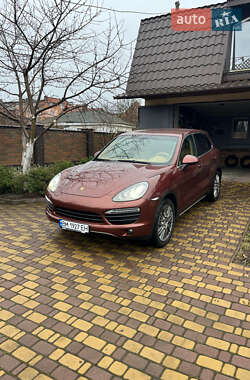 Внедорожник / Кроссовер Porsche Cayenne 2011 в 