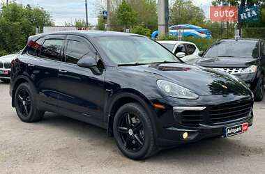 Внедорожник / Кроссовер Porsche Cayenne 2015 в 