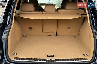 Внедорожник / Кроссовер Porsche Cayenne 2015 в 