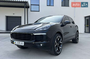 Внедорожник / Кроссовер Porsche Cayenne 2016 в 