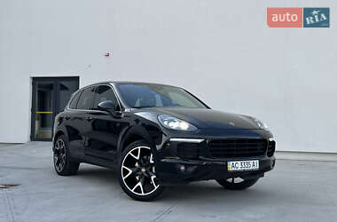 Внедорожник / Кроссовер Porsche Cayenne 2016 в 