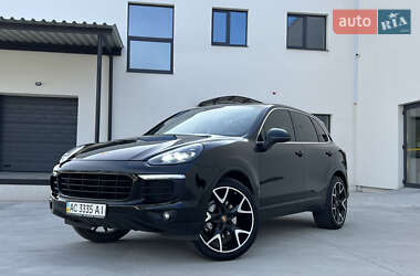 Внедорожник / Кроссовер Porsche Cayenne 2016 в 