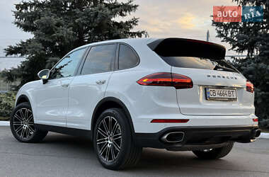 Внедорожник / Кроссовер Porsche Cayenne 2015 в 