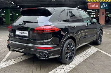 Внедорожник / Кроссовер Porsche Cayenne 2017 в 