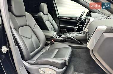Внедорожник / Кроссовер Porsche Cayenne 2017 в 