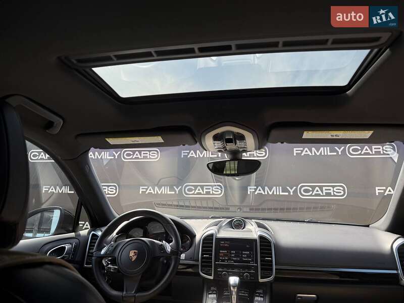 Позашляховик / Кросовер Porsche Cayenne 2013 в Одесі