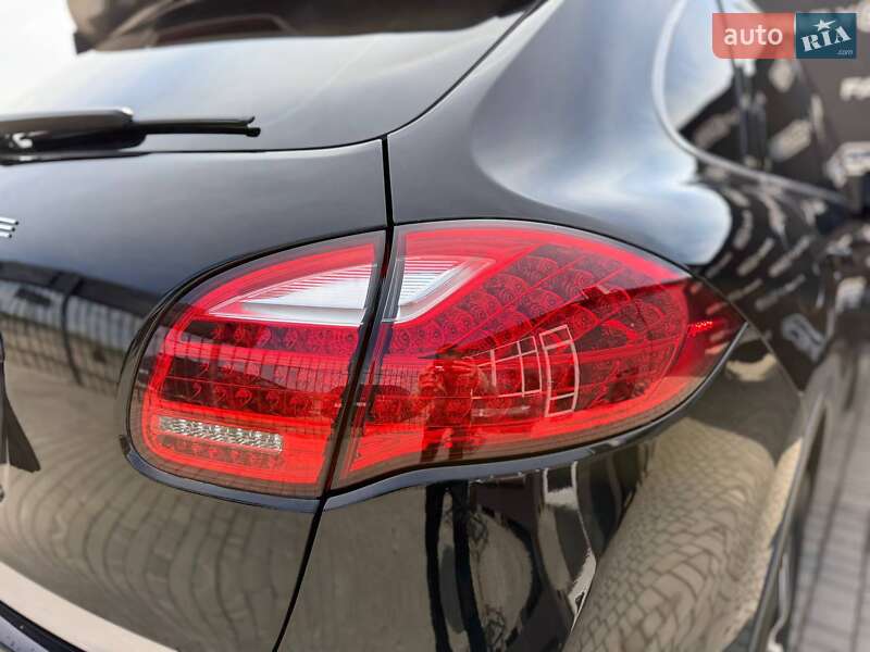 Позашляховик / Кросовер Porsche Cayenne 2013 в Одесі