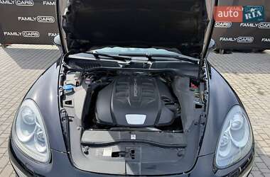Внедорожник / Кроссовер Porsche Cayenne 2013 в 
