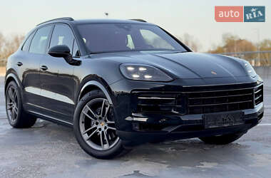 Позашляховик / Кросовер Porsche Cayenne 2023 в 
