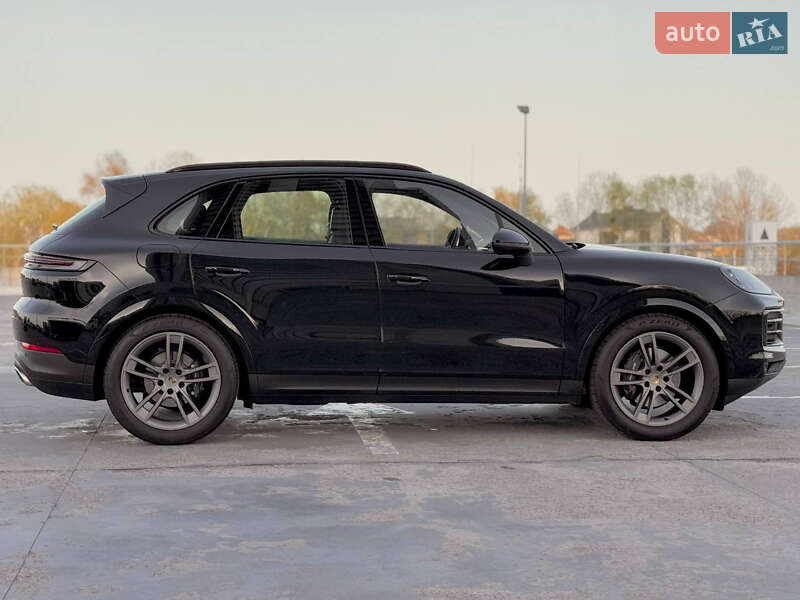 Внедорожник / Кроссовер Porsche Cayenne 2023 в Киеве