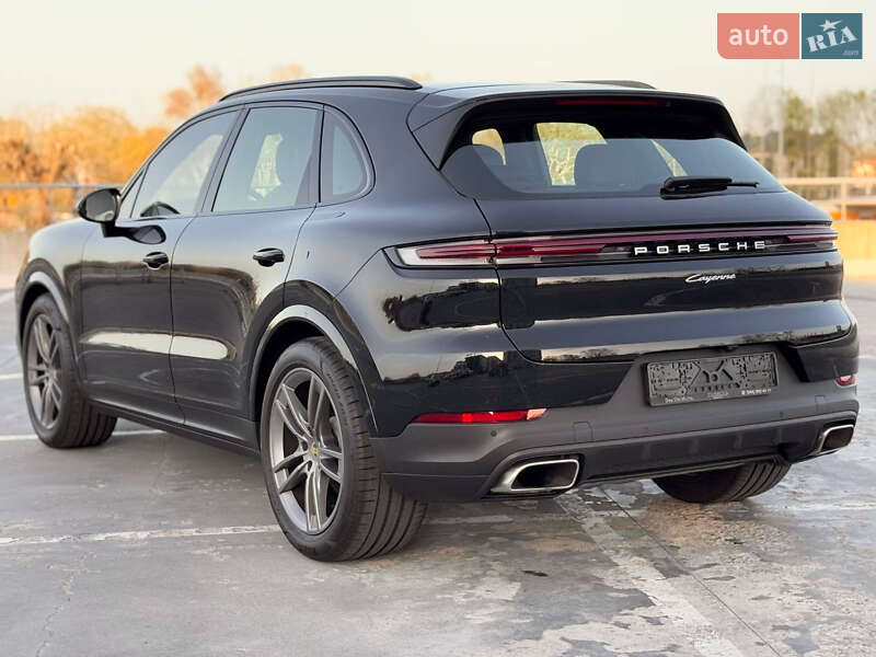 Внедорожник / Кроссовер Porsche Cayenne 2023 в Киеве