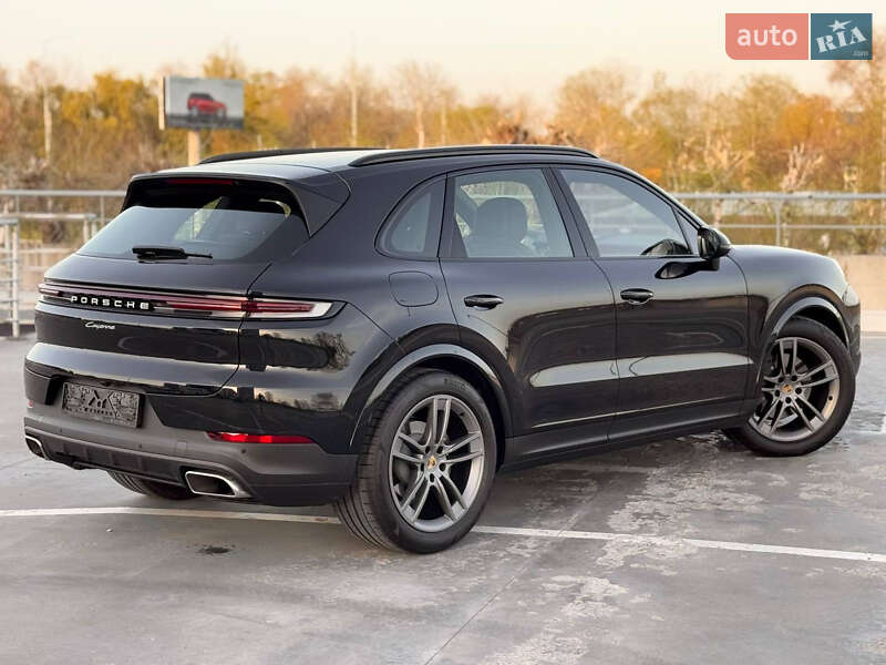 Внедорожник / Кроссовер Porsche Cayenne 2023 в Киеве