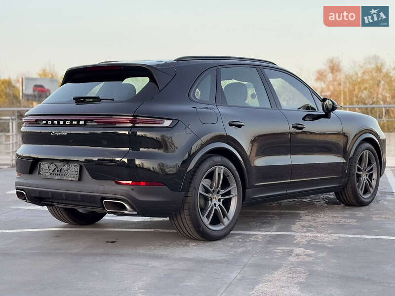 Внедорожник / Кроссовер Porsche Cayenne 2023 в Киеве