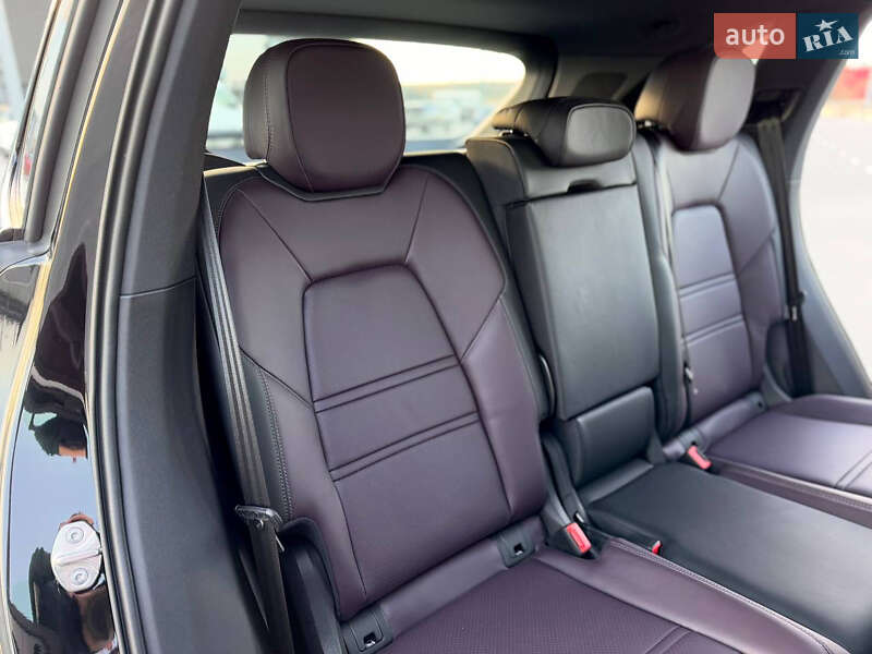 Внедорожник / Кроссовер Porsche Cayenne 2023 в Киеве
