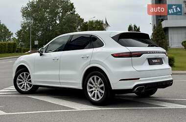 Внедорожник / Кроссовер Porsche Cayenne 2020 в 