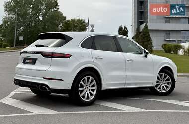 Внедорожник / Кроссовер Porsche Cayenne 2020 в 