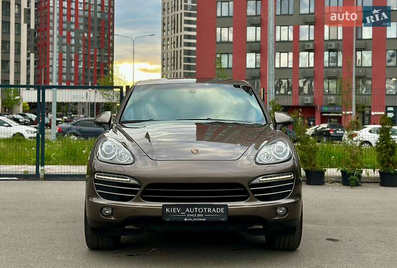 Внедорожник / Кроссовер Porsche Cayenne 2012 в Киеве