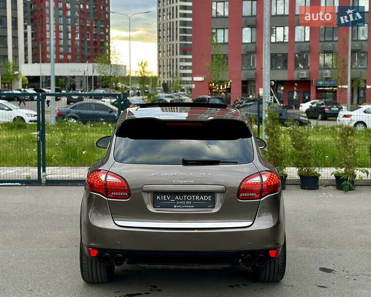 Внедорожник / Кроссовер Porsche Cayenne 2012 в Киеве