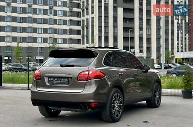 Позашляховик / Кросовер Porsche Cayenne 2012 в 