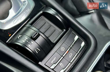Позашляховик / Кросовер Porsche Cayenne 2012 в 