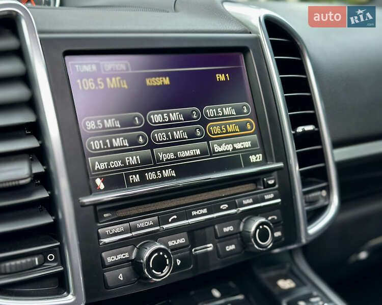 Внедорожник / Кроссовер Porsche Cayenne 2012 в Киеве