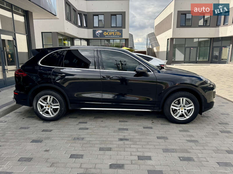 Внедорожник / Кроссовер Porsche Cayenne 2016 в Киеве