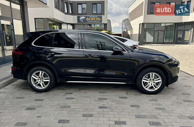 Внедорожник / Кроссовер Porsche Cayenne 2016 в 