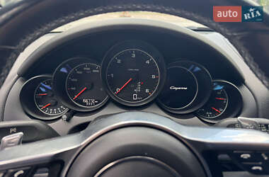 Внедорожник / Кроссовер Porsche Cayenne 2016 в 