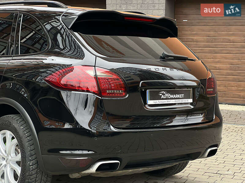 Позашляховик / Кросовер Porsche Cayenne 2011 в Івано-Франківську
