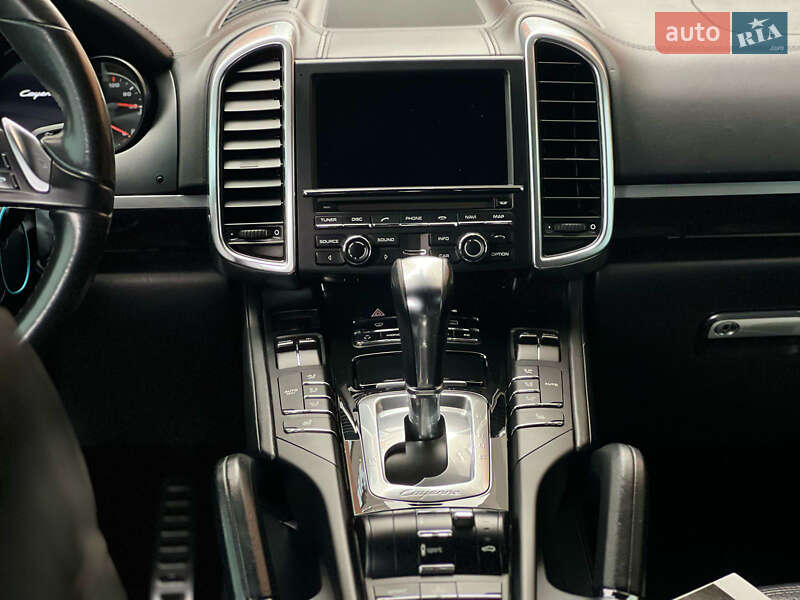 Позашляховик / Кросовер Porsche Cayenne 2011 в Івано-Франківську