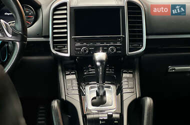 Внедорожник / Кроссовер Porsche Cayenne 2011 в 