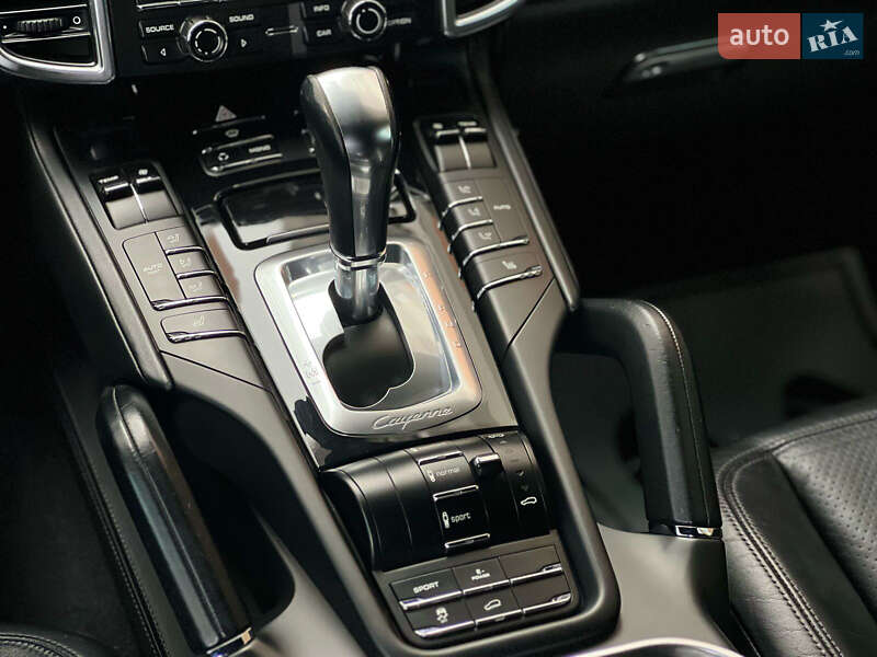 Позашляховик / Кросовер Porsche Cayenne 2011 в Івано-Франківську