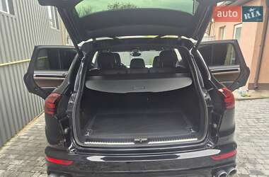 Позашляховик / Кросовер Porsche Cayenne 2016 в 