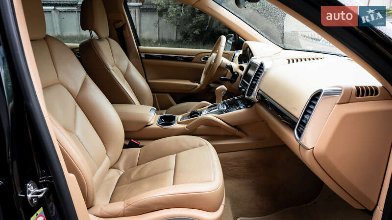 Позашляховик / Кросовер Porsche Cayenne 2013 в Львові