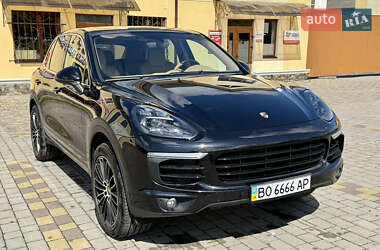 Внедорожник / Кроссовер Porsche Cayenne 2015 в Бродах