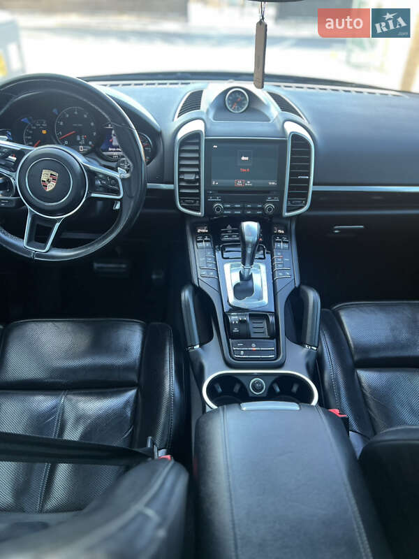 Внедорожник / Кроссовер Porsche Cayenne 2016 в Луцке фото 9 Внедорожник / Кроссовер Porsche Cayenne 2016 в Луцке